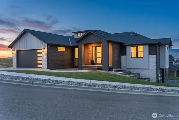 $945,000 | 982 Spring Mountain Drive, Wenatchee, WA 98801