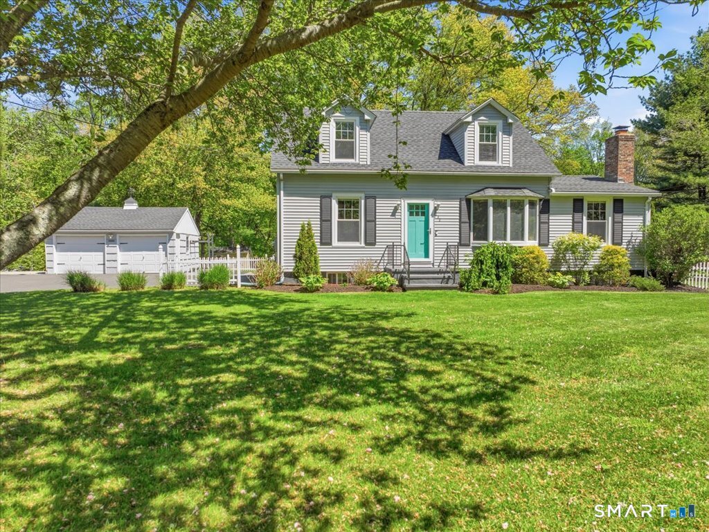 131 Oronoque Road Milford, CT 06461 - Photo 1 of 40 Welcome to 131 Oronoque Rd