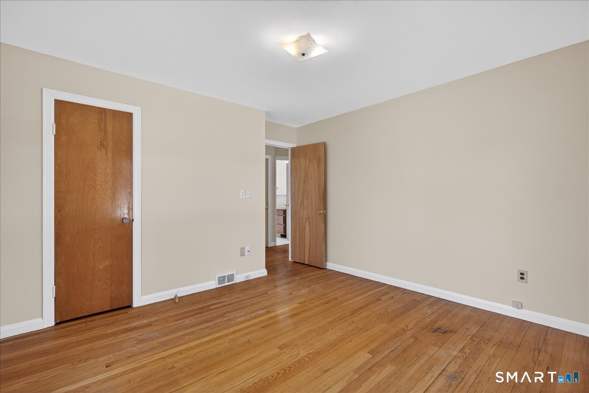 47 Barrett Street Hamden, CT 06517 - Photo 17 of 40