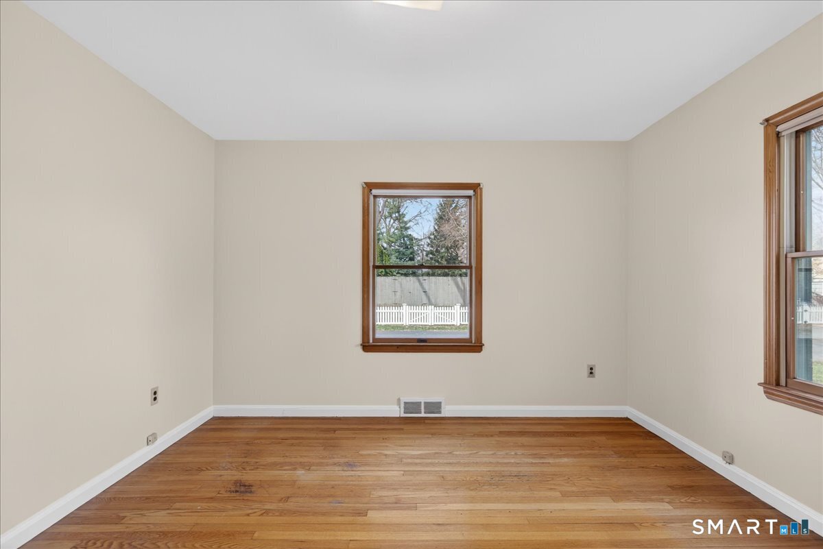 47 Barrett Street Hamden, CT 06517 - Photo 18 of 40