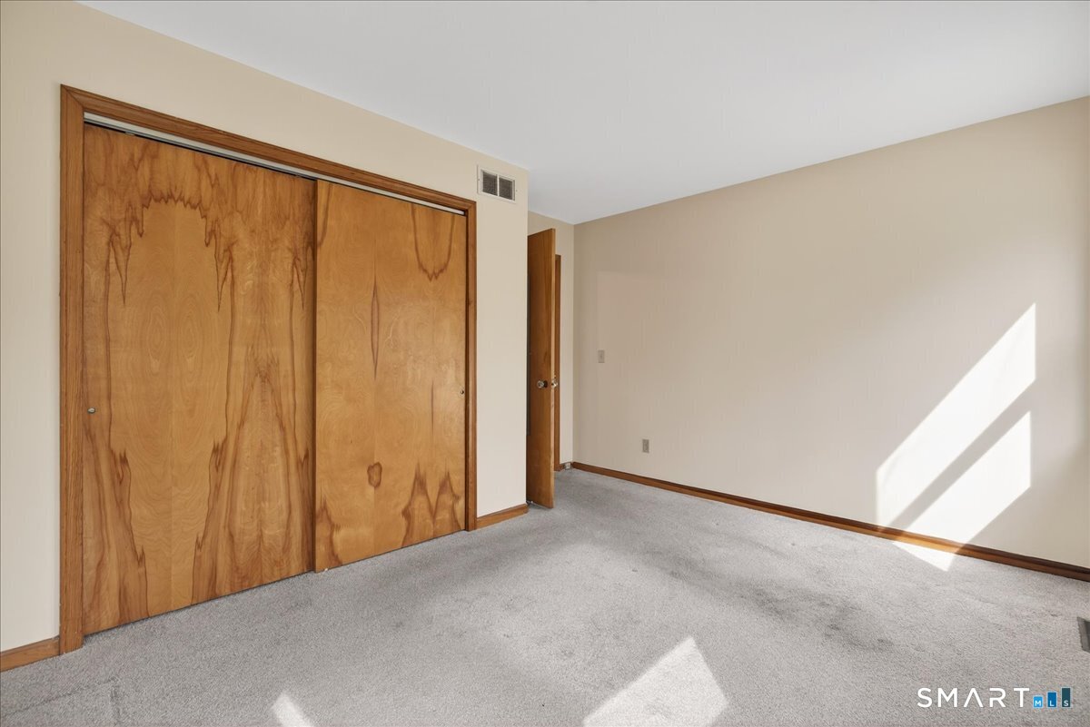 47 Barrett Street Hamden, CT 06517 - Photo 20 of 40