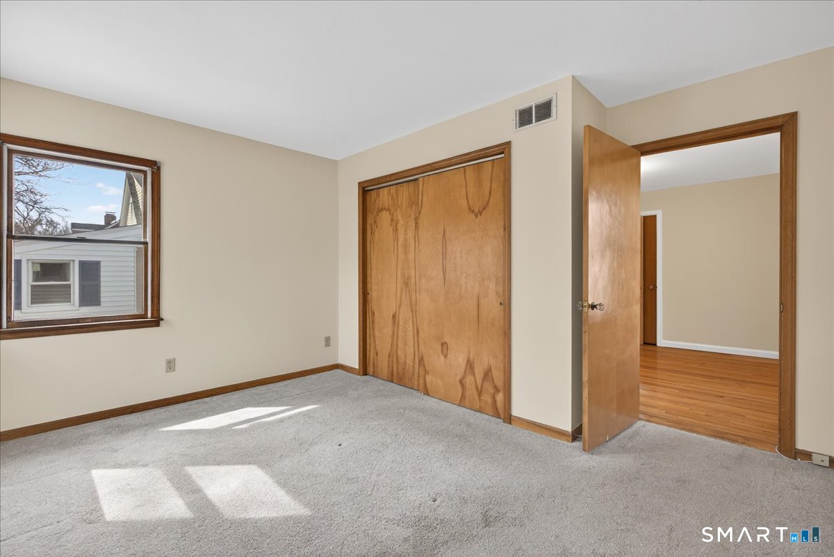 47 Barrett Street Hamden, CT 06517 - Photo 21 of 40