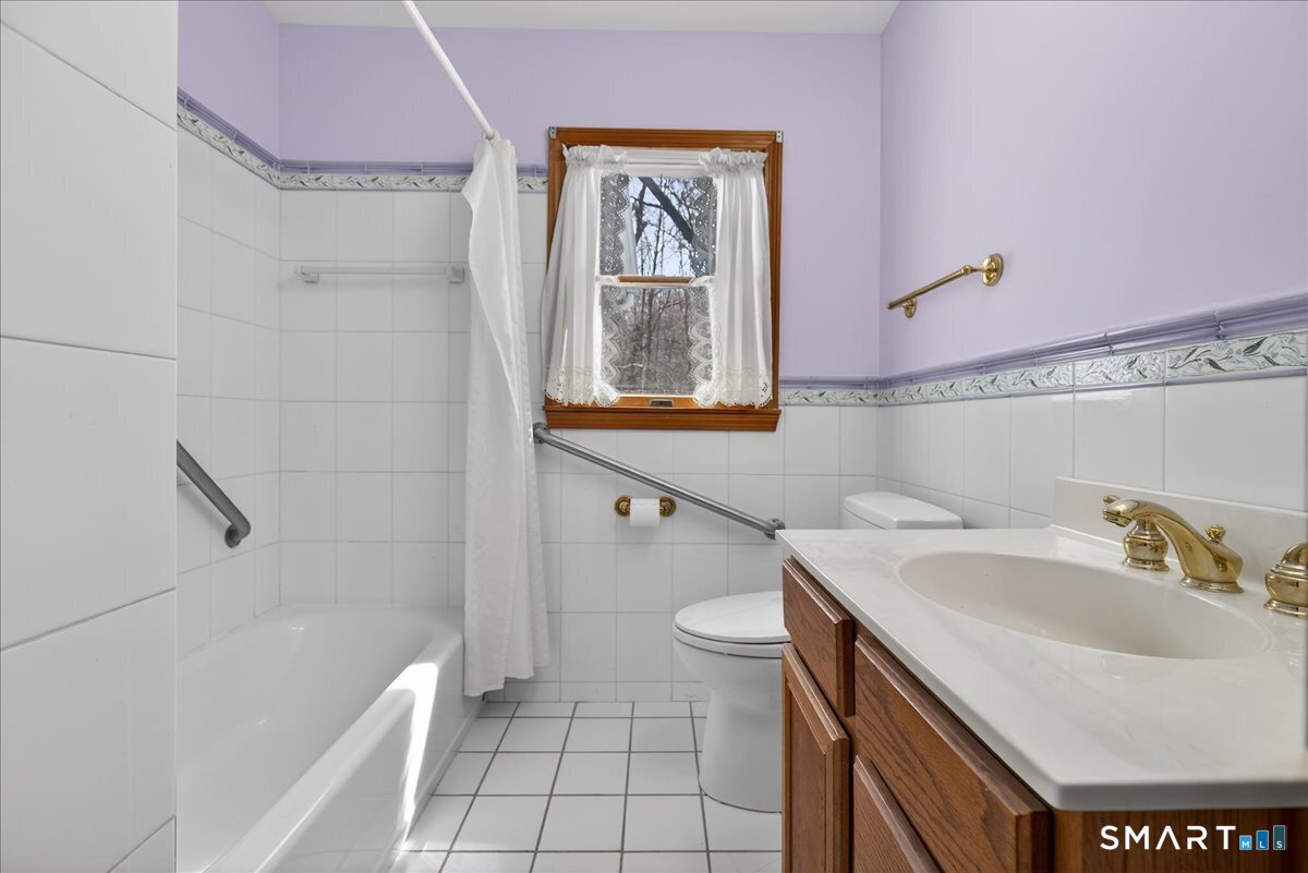 47 Barrett Street Hamden, CT 06517 - Photo 27 of 40