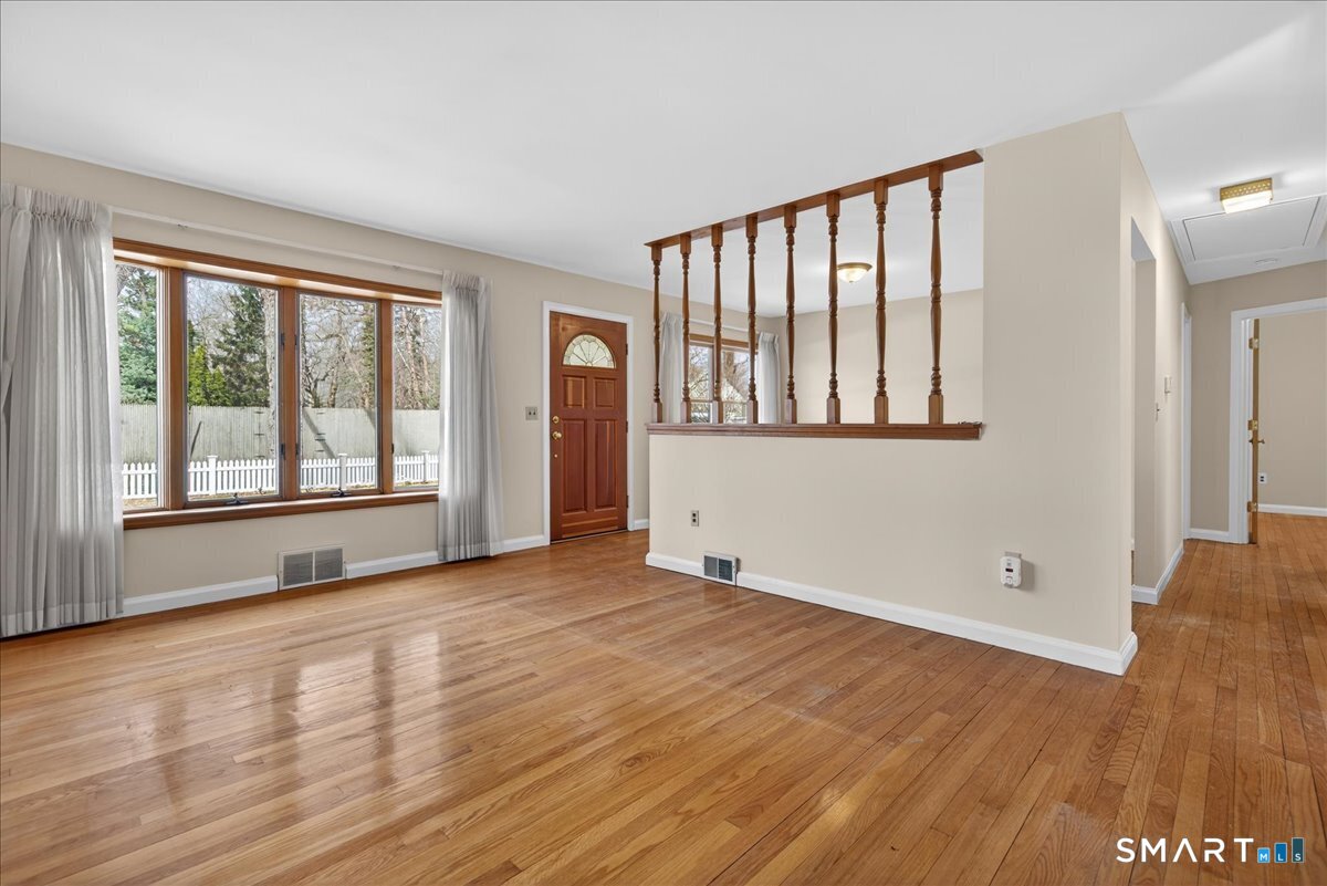 47 Barrett Street Hamden, CT 06517 - Photo 5 of 40