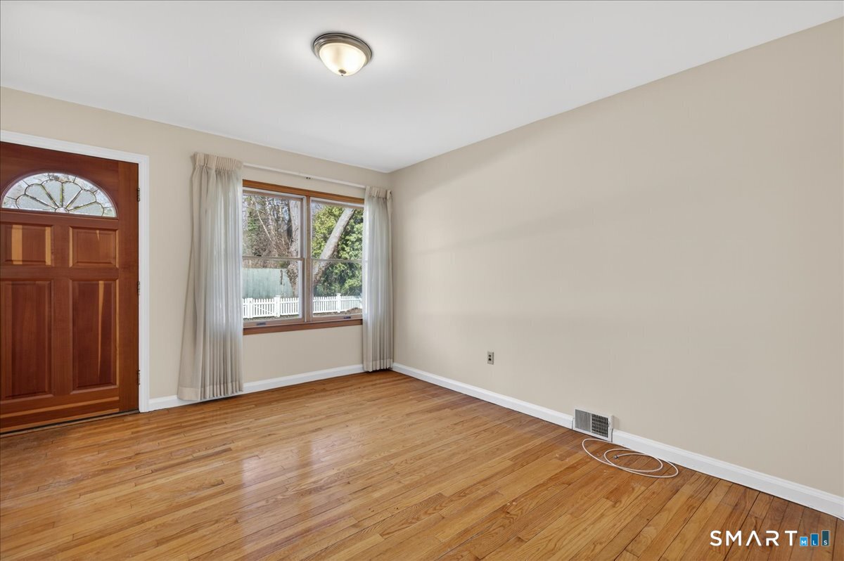 47 Barrett Street Hamden, CT 06517 - Photo 8 of 40