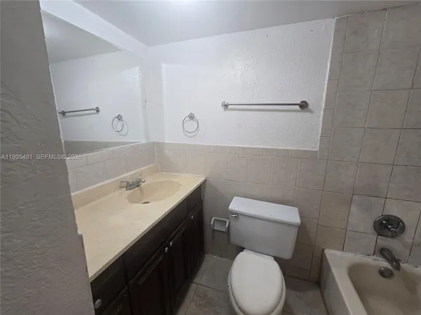 $1,800 | 1750 Northwest 55th Avenue, Unit 103, Lauderhill, FL 33313