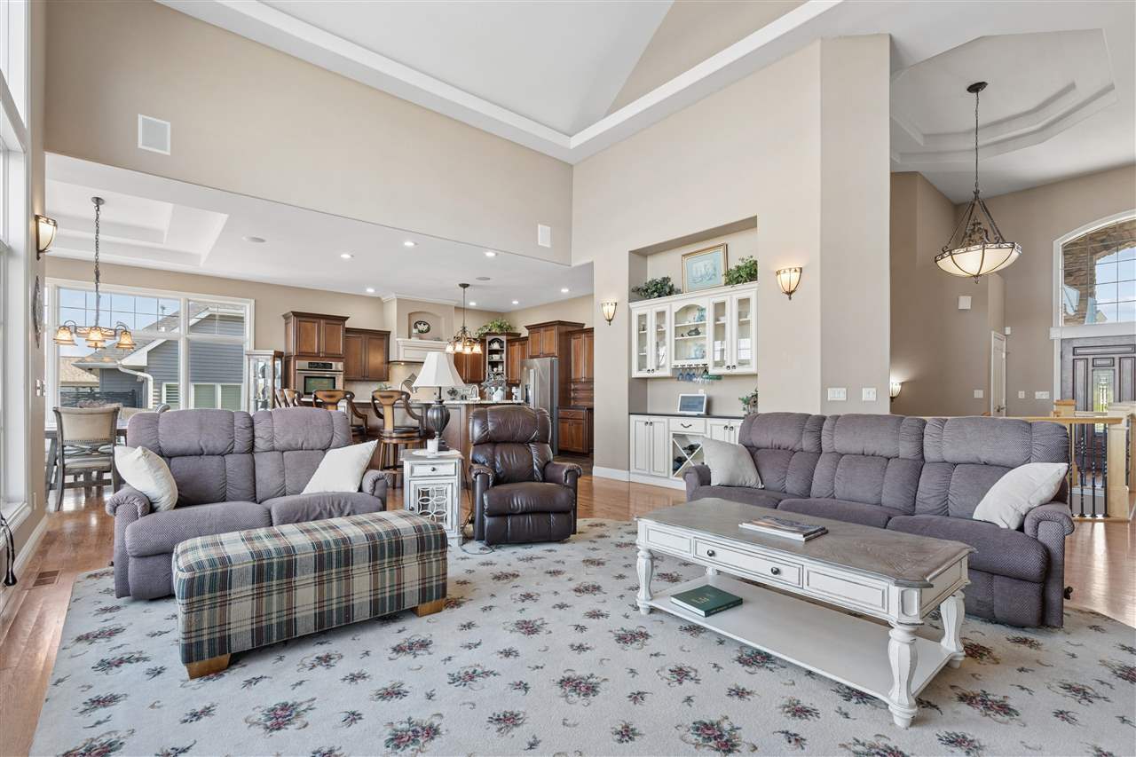 604 Majestic Oak Ridge Solon, IA 52333 - Photo 9 of 55 Gallery Image 9