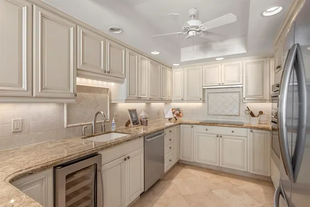 $1,300,000 | 1212 Benjamin Franklin Drive, Unit 501, Sarasota, FL 34236