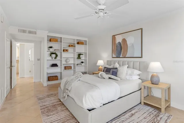 $1,300,000 | 1212 Benjamin Franklin Drive, Unit 501, Sarasota, FL 34236