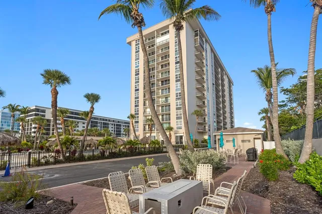 $1,300,000 | 1212 Benjamin Franklin Drive, Unit 501, Sarasota, FL 34236