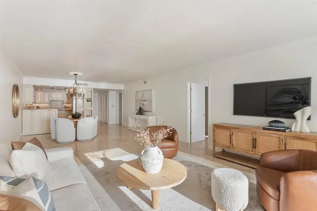 $1,300,000 | 1212 Benjamin Franklin Drive, Unit 501, Sarasota, FL 34236