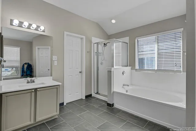 $2,800 | 2219 Cardigan Hill, San Antonio, TX 78232