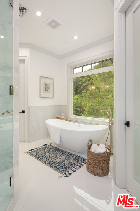 535 North Bundy Drive Los Angeles, CA 90049 - Photo 16 of 33