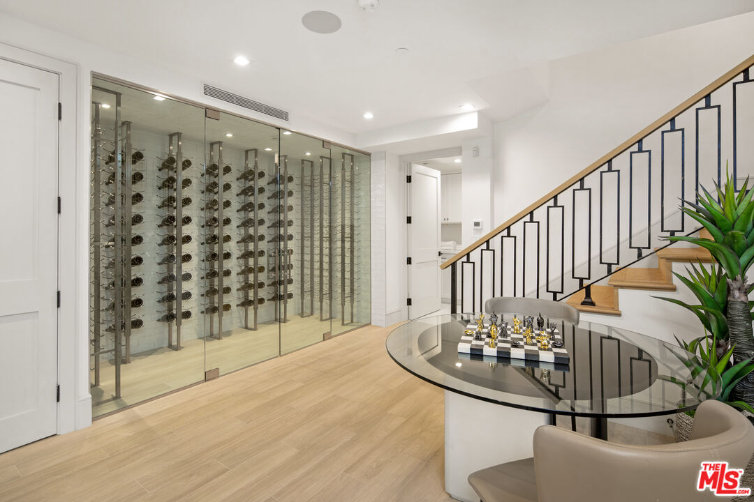 535 North Bundy Drive Los Angeles, CA 90049 - Photo 24 of 33