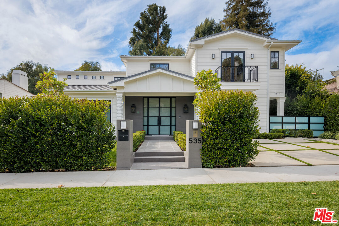 535 North Bundy Drive Los Angeles, CA 90049 - Photo 30 of 33