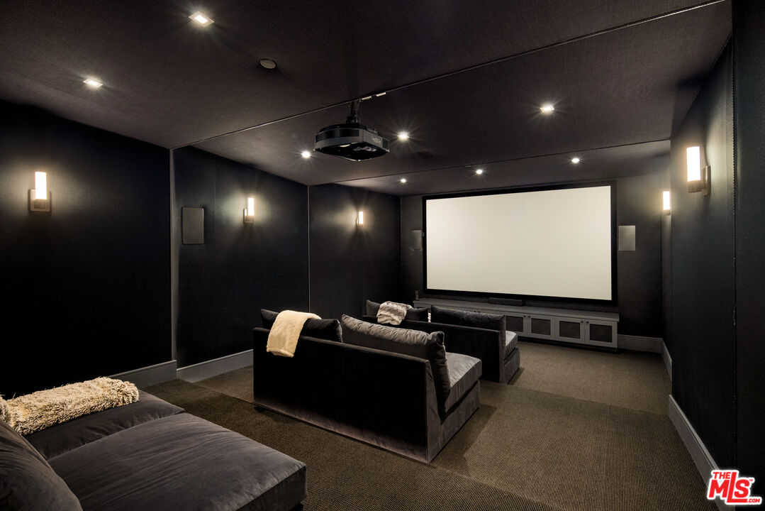 535 North Bundy Drive Los Angeles, CA 90049 - Photo 31 of 33