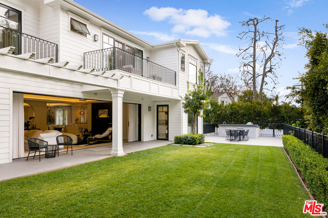 535 North Bundy Drive Los Angeles, CA 90049 - Photo 4 of 33