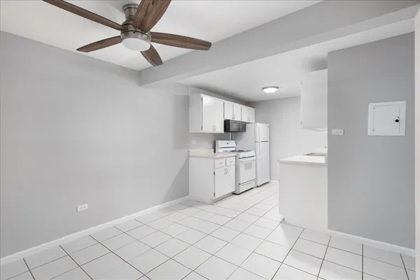 $1,395 | 5740 East Avenue, Unit 1C, La Grange, IL 60525