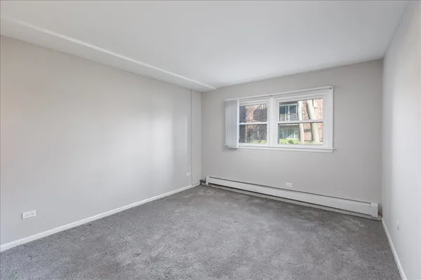 $1,395 | 5740 East Avenue, Unit 1C, Countryside, IL 60525