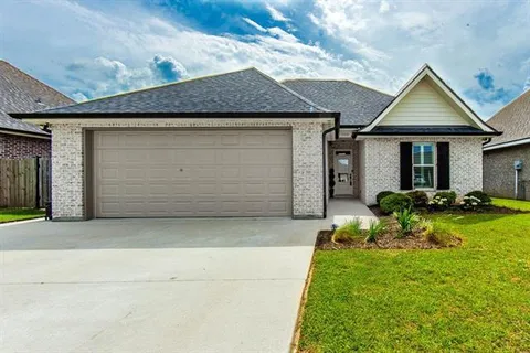 $335,000 | 200 Sugar Ridge Drive, Houma, LA 70360