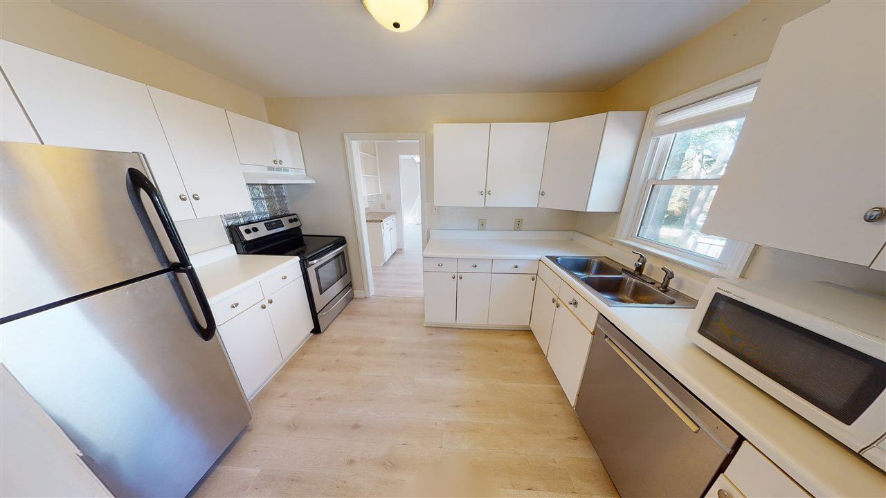 2916 Oberlin Road Raleigh, NC 27608 - Photo 4 of 15 Updated Kitchen