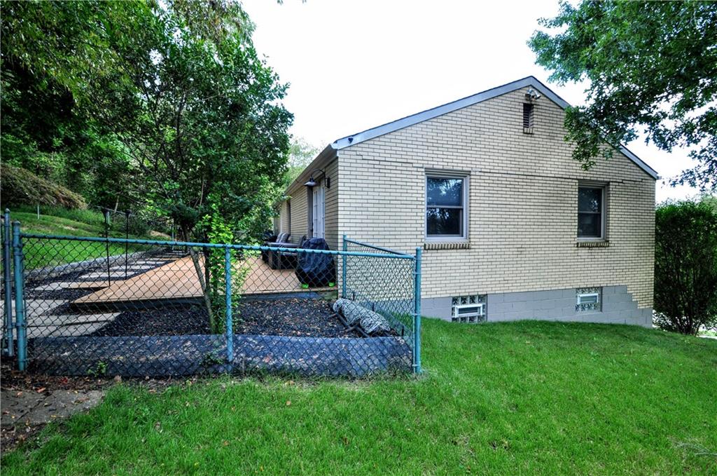 245 Revo Road Pittsburgh, PA 15236 - Photo 6 of 33 Gallery Image 6