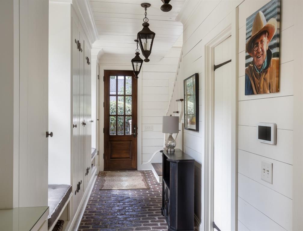 3741 Dumbarton Road Northwest Atlanta, GA 30327 - Photo 22 of 41 a hall way with furniture and a window