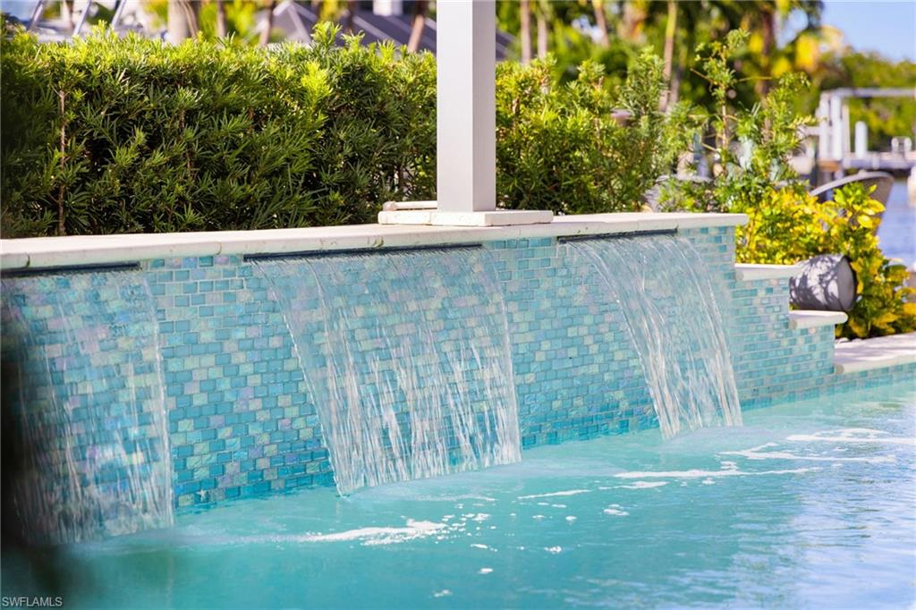 1820 Holiday Lane Naples, FL 34104 - Photo 30 of 50