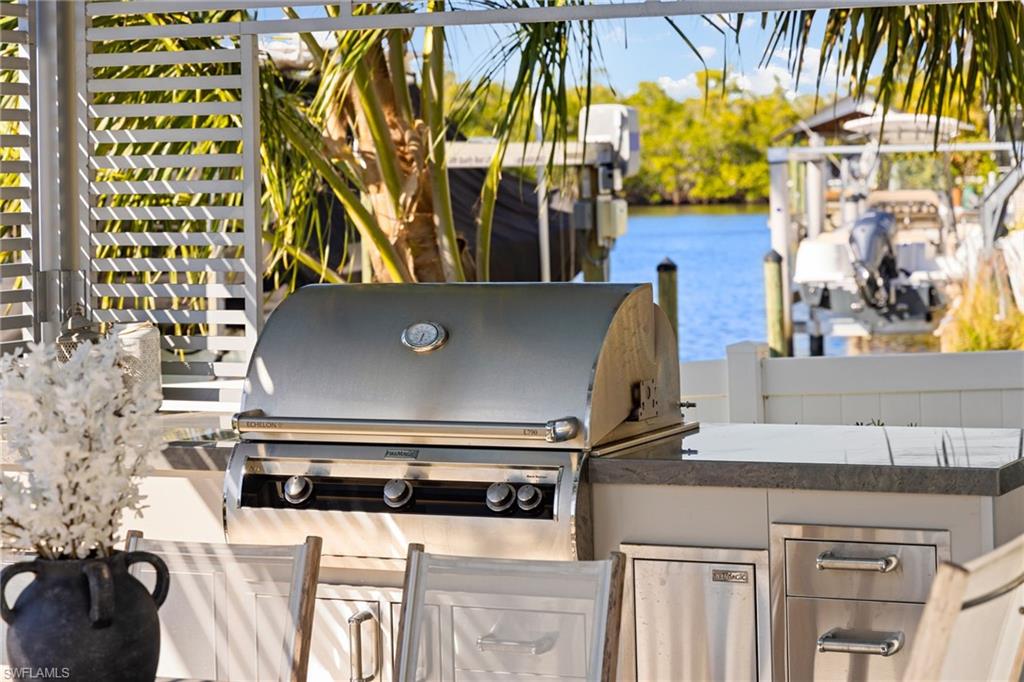 1820 Holiday Lane Naples, FL 34104 - Photo 38 of 50