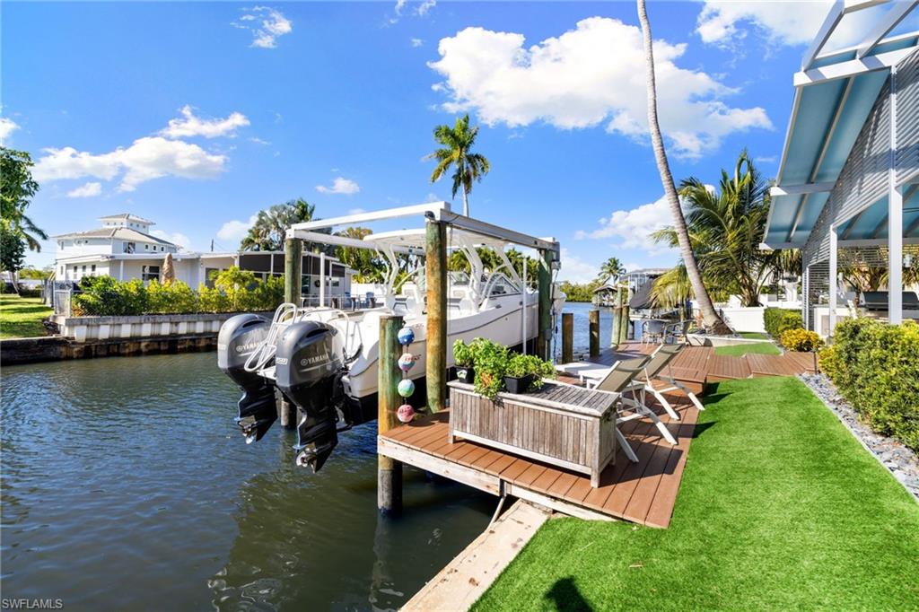 1820 Holiday Lane Naples, FL 34104 - Photo 40 of 50