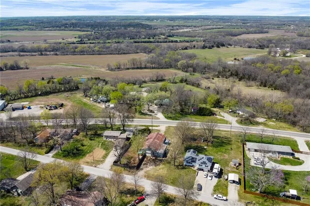 $140,000 | 31395 Old Kc Road, Paola, KS 66071
