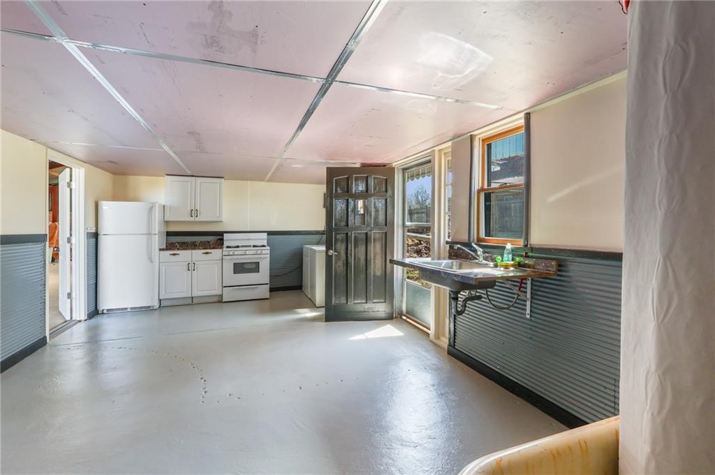 31395 Old Kc Road Paola, KS 66071 - Photo 4 of 6