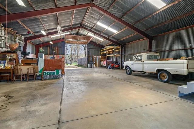 $140,000 | 31395 Old Kc Road, Paola, KS 66071