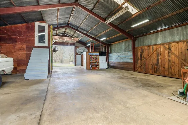 $140,000 | 31395 Old Kc Road, Paola, KS 66071