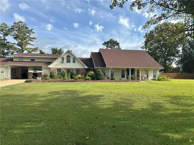 $320,000 | 3483 Highway 107, Plaucheville, LA 71362
