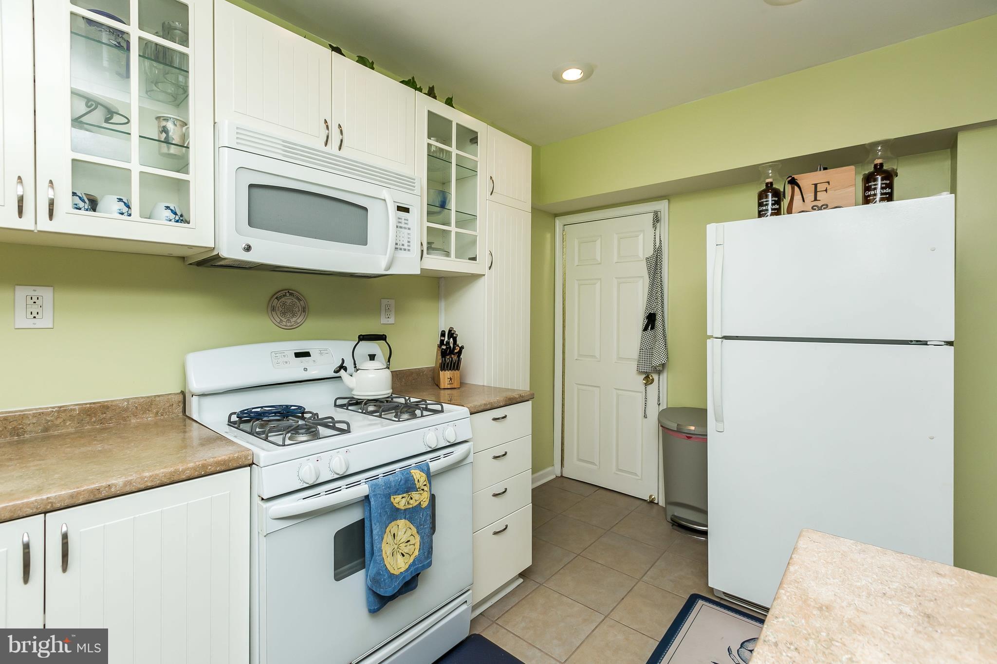 1902 Wareham Road Baltimore, MD 21222 - Photo 14 of 26 Bon Apetite'