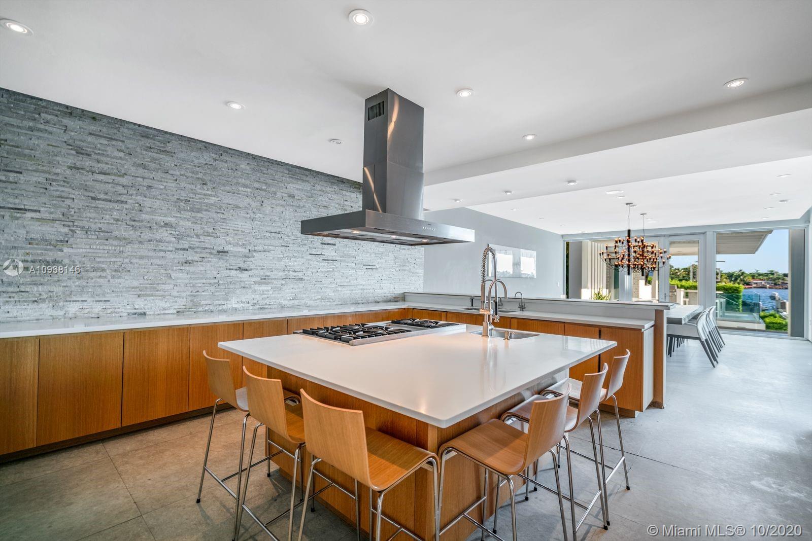 1236 Biscaya Drive Surfside, FL 33154 - Photo 12 of 37