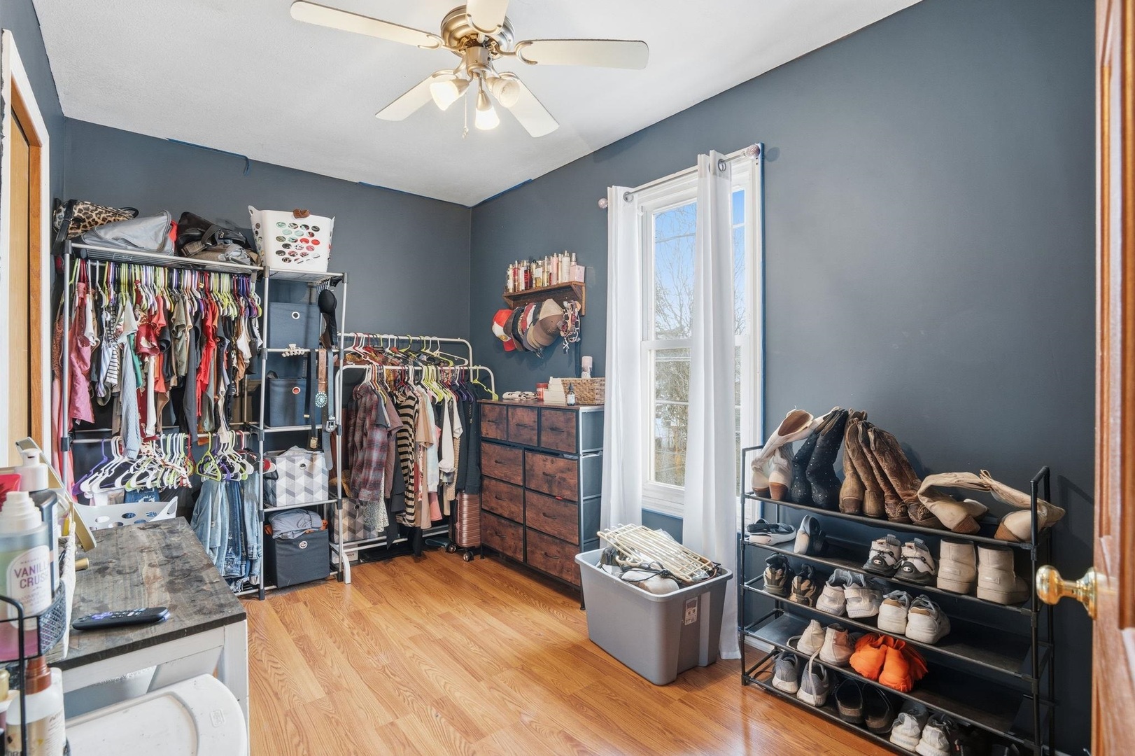 314 Washington Street Davenport, IA 52802 - Photo 15 of 22 a view of a room with gym equipment