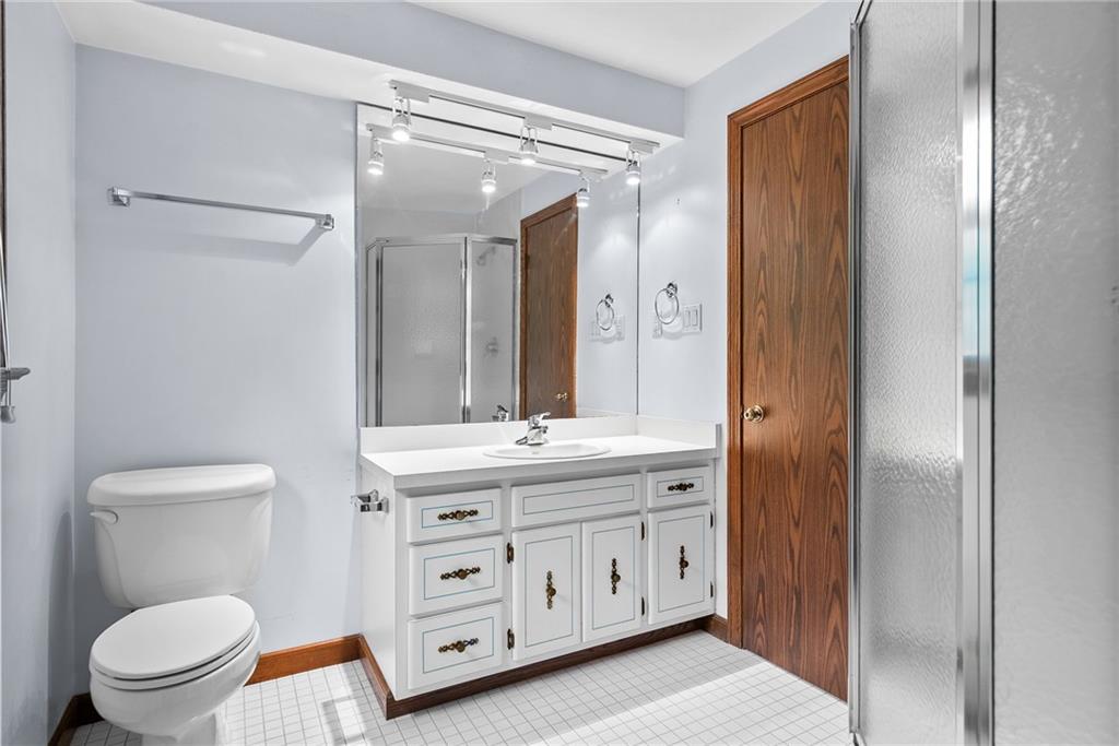94 Ohare Road Canonsburg, PA 15317 - Photo 32 of 50 Full bath is shared between the 3rd bedroom and the UL hall