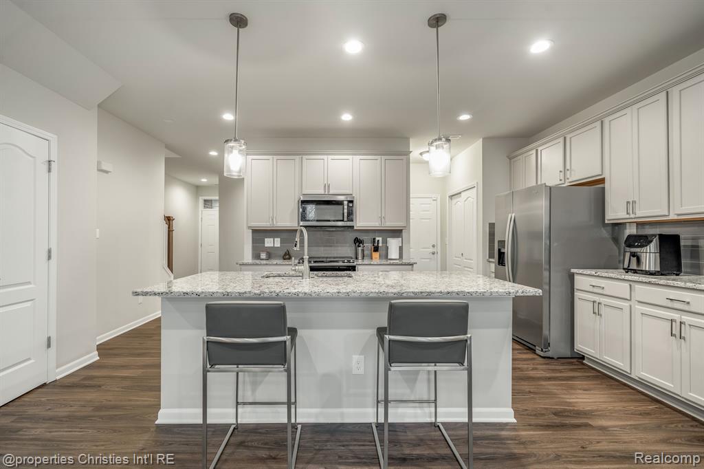 43580 Prospect Lane Novi, MI 48375 - Photo 6 of 27
