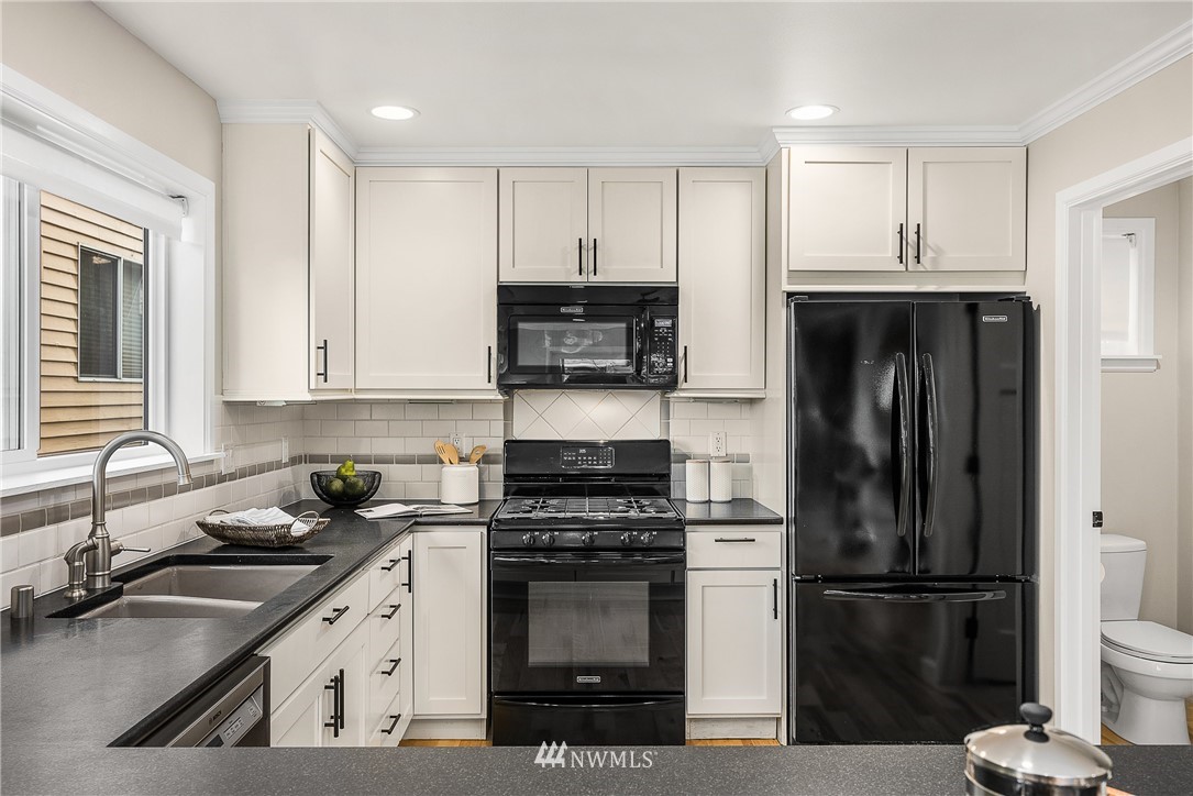 808 North 49th Street Seattle, WA 98103 - Photo 11 of 28 Gallery Image 11