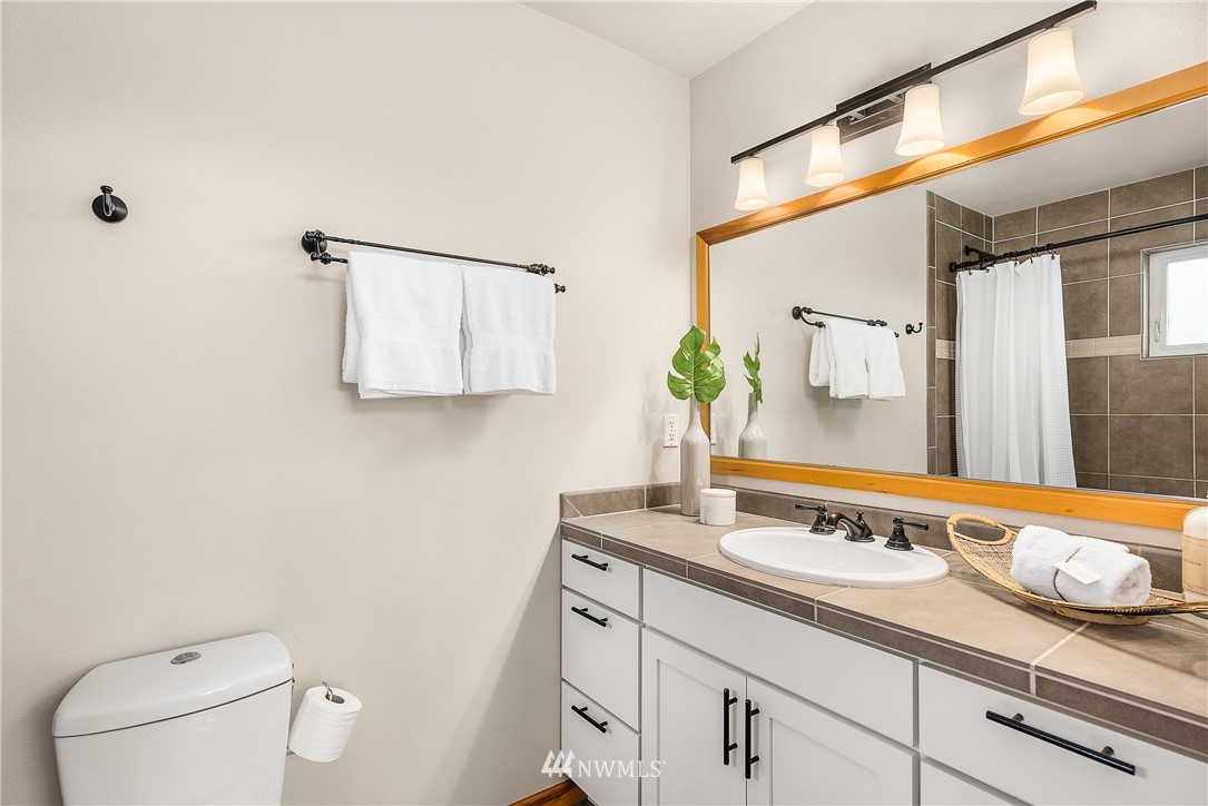 808 North 49th Street Seattle, WA 98103 - Photo 14 of 28 Gallery Image 14
