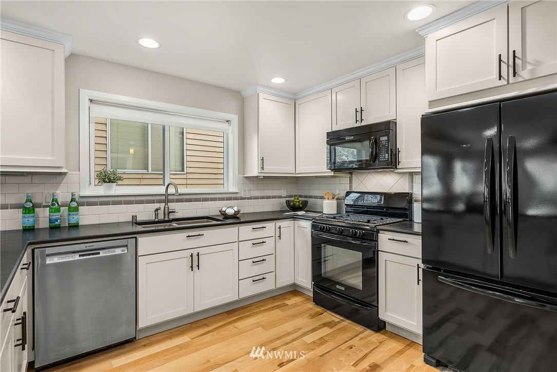 808 North 49th Street Seattle, WA 98103 - Photo 4 of 28 Gallery Image 4