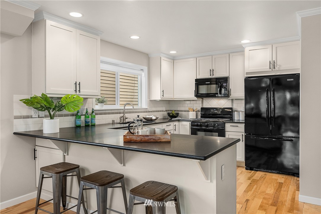 808 North 49th Street Seattle, WA 98103 - Photo 6 of 28 Gallery Image 6