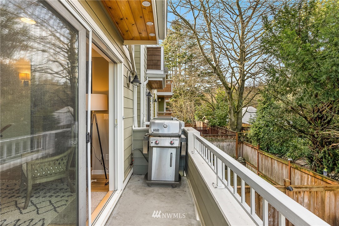 808 North 49th Street Seattle, WA 98103 - Photo 7 of 28 Gallery Image 7