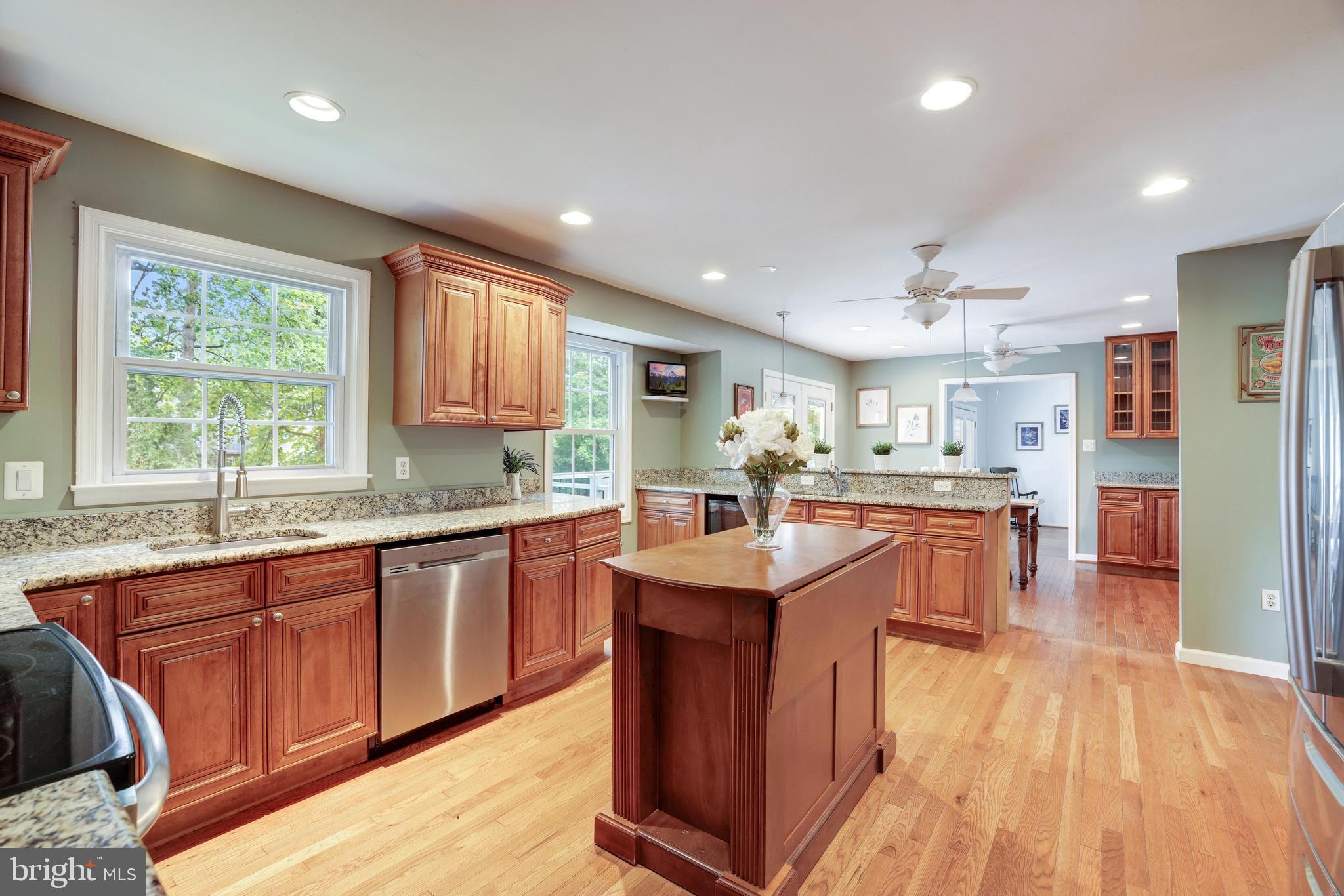 210 Environs Road Sterling, VA 20165 - Photo 12 of 57 Granite Counter Tops