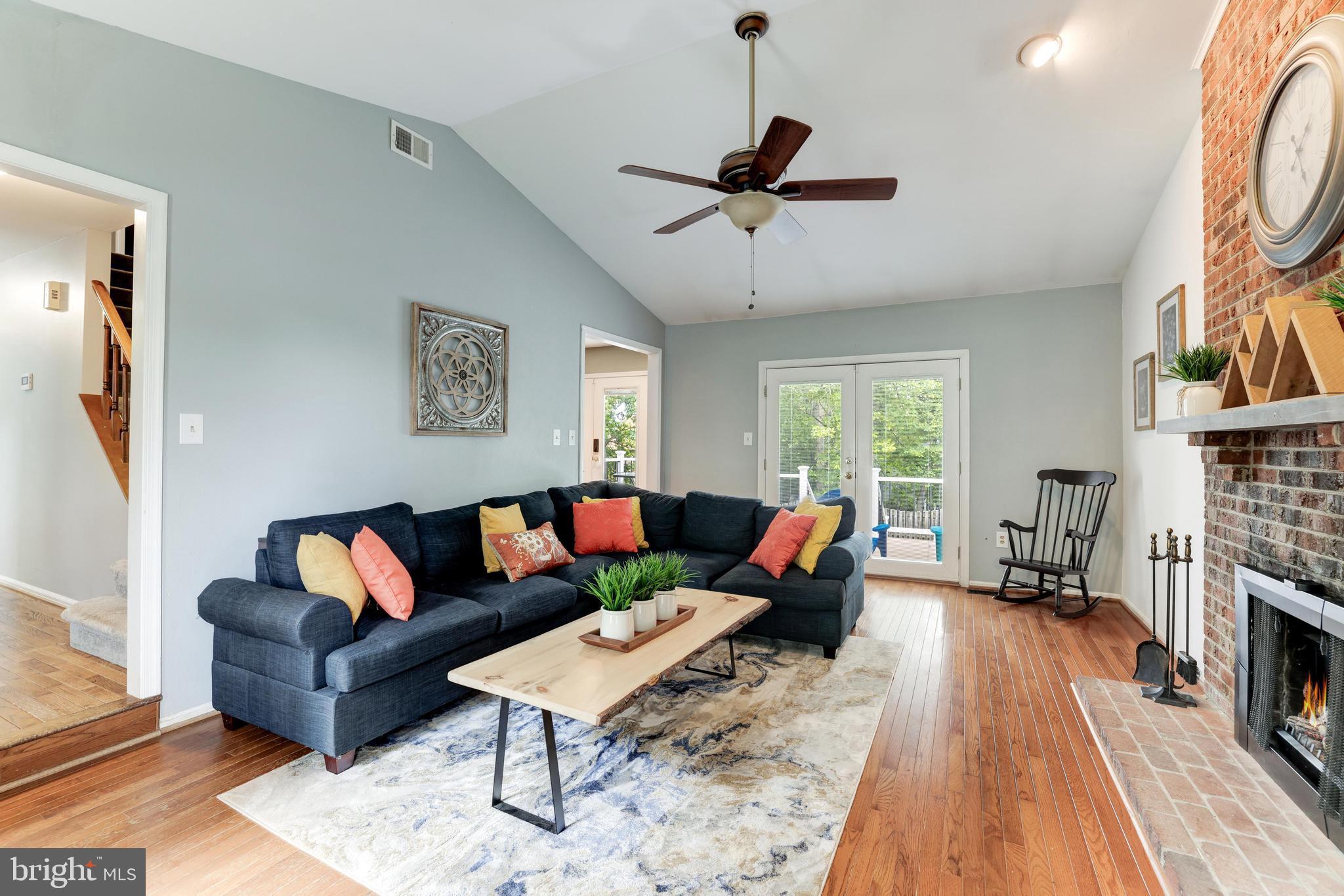 210 Environs Road Sterling, VA 20165 - Photo 21 of 57 Vaulted ceiling