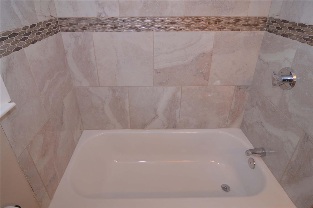 73 Appleton Street Cranston, RI 02910 - Photo 11 of 37 Gallery Image 11