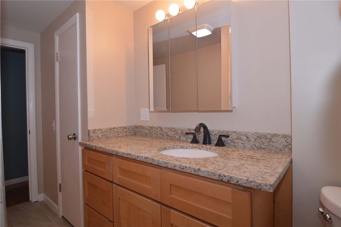 73 Appleton Street Cranston, RI 02910 - Photo 12 of 37 Gallery Image 12
