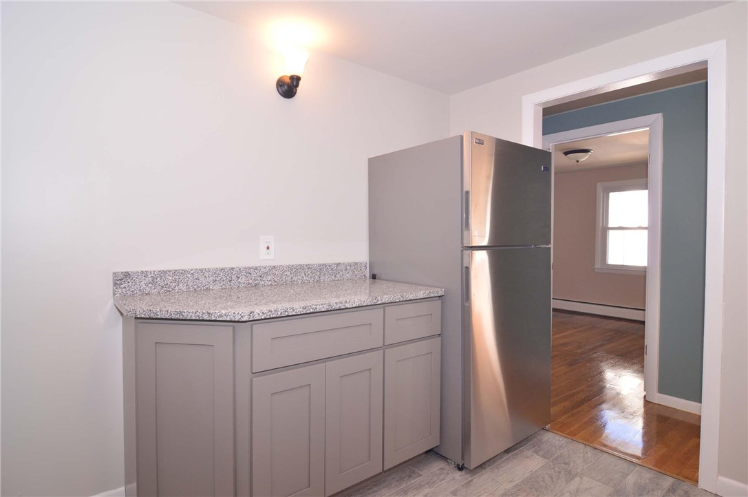 73 Appleton Street Cranston, RI 02910 - Photo 4 of 37 Gallery Image 4